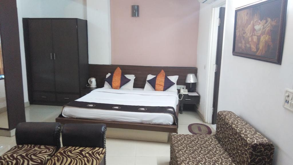 Airport Hotel Port View New Delhi Exteriör bild