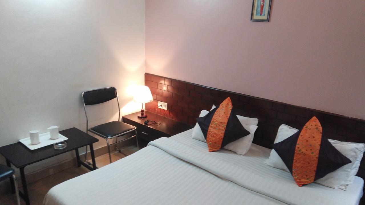 Airport Hotel Port View New Delhi Rum bild