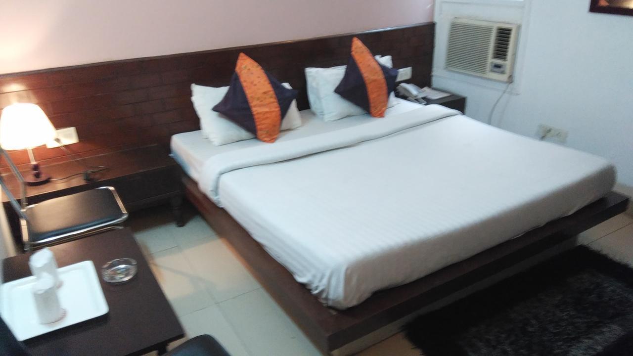 Airport Hotel Port View New Delhi Rum bild
