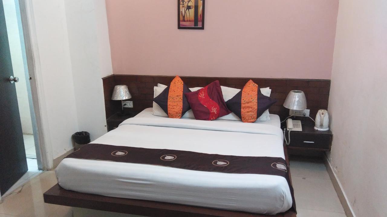 Airport Hotel Port View New Delhi Rum bild