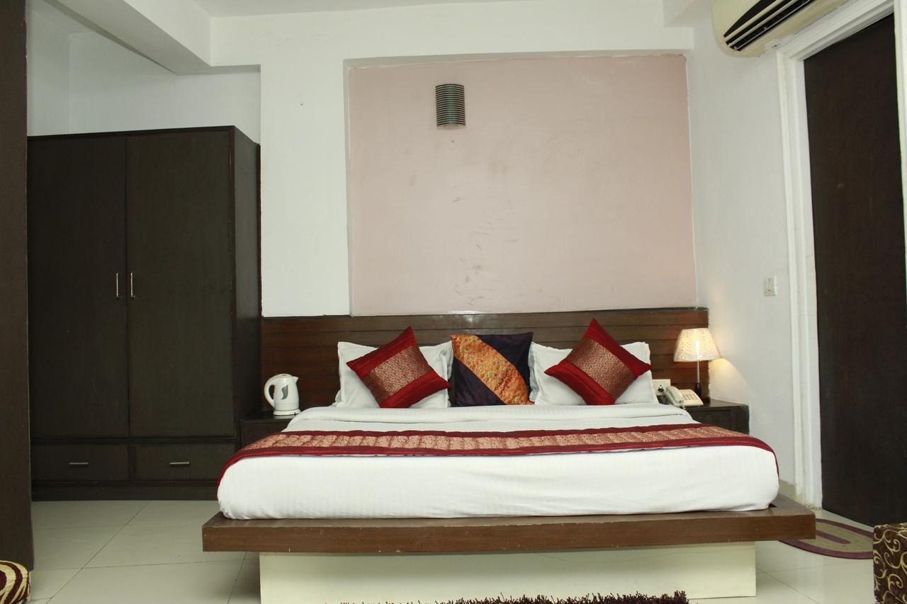 Airport Hotel Port View New Delhi Rum bild
