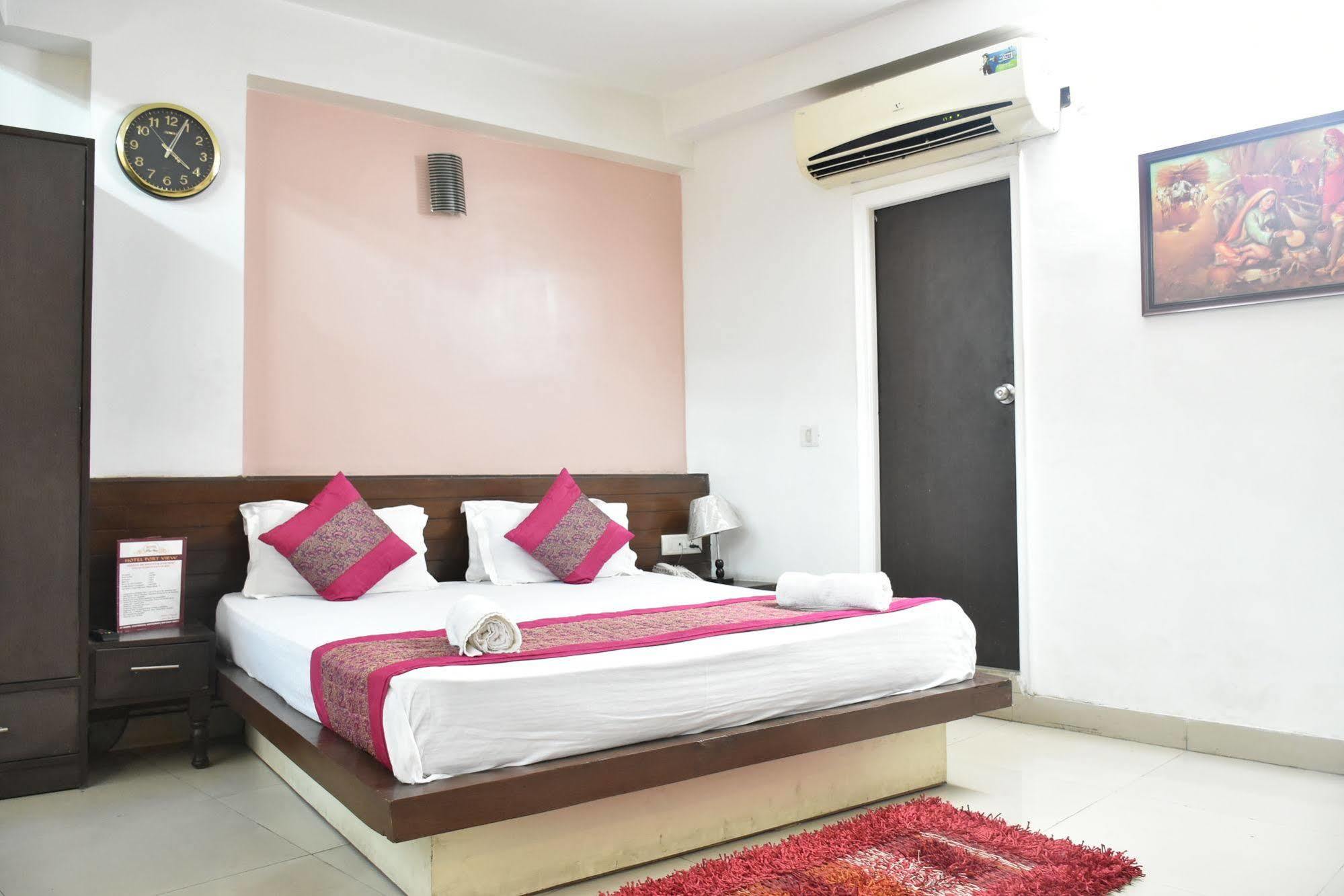 Airport Hotel Port View New Delhi Exteriör bild